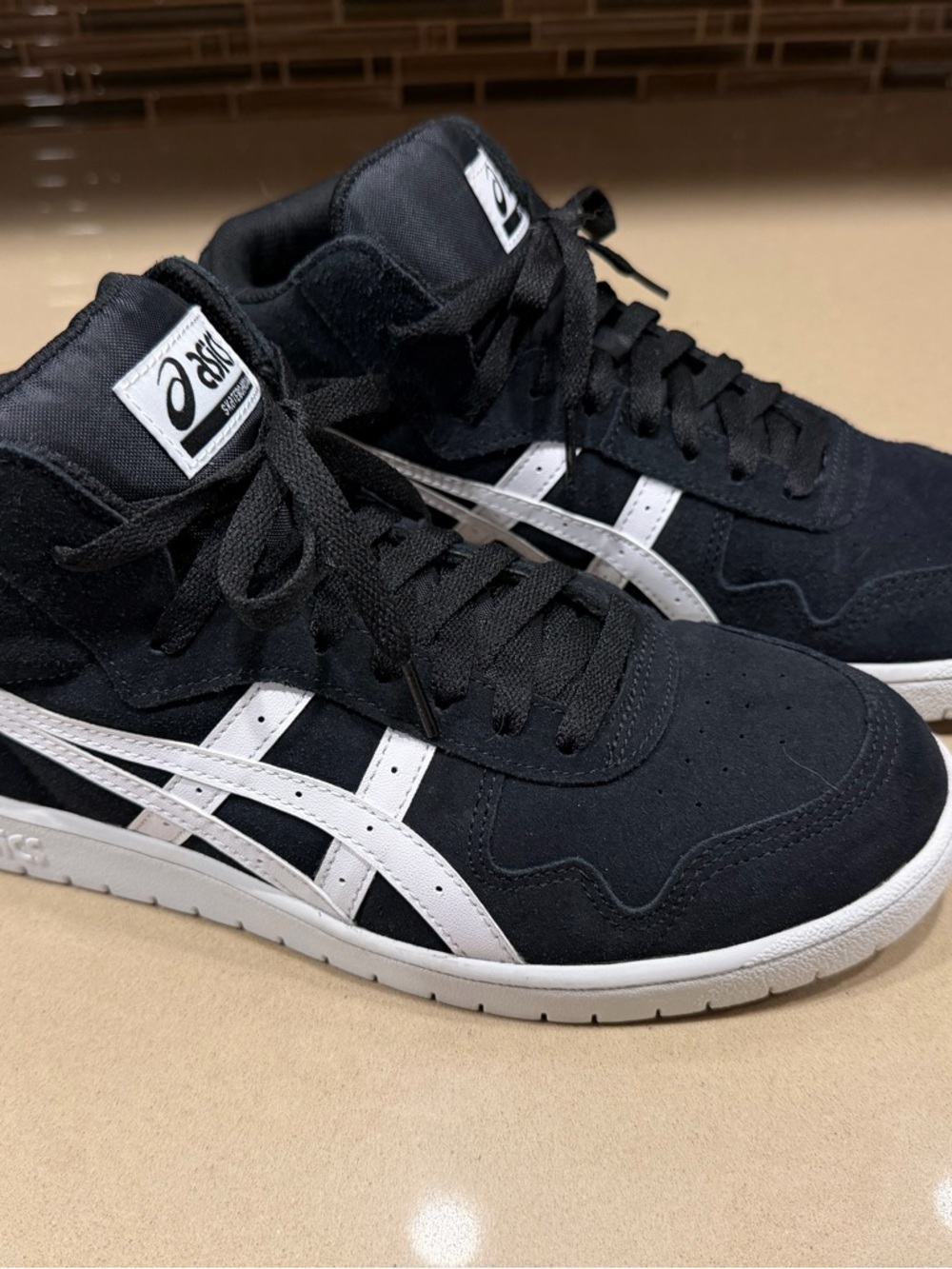ASICS Japan PRO MT - missing insoles Black and White Skateboarding Sneakers